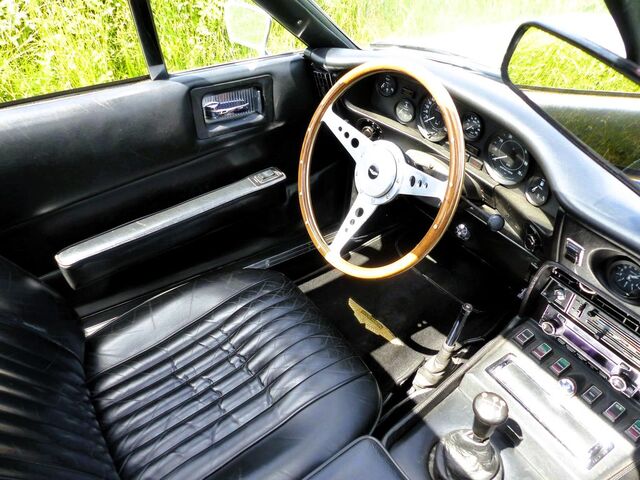 Aston Martin V8 V8