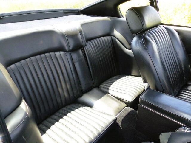 Aston Martin V8 V8