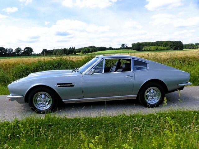 Aston Martin V8 V8