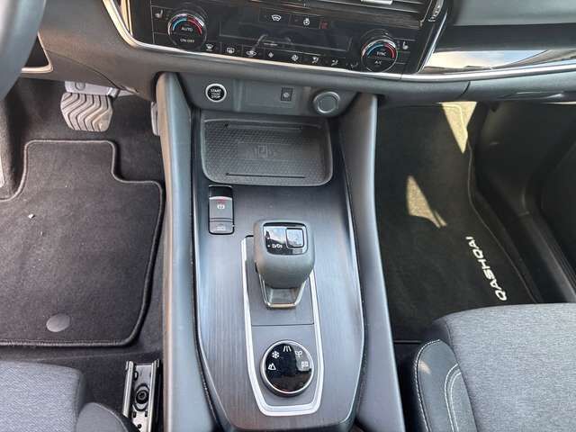 NISSAN Qashqai N-Connecta 4x4 Ansicht 18 für Fahrzeugdetailseite