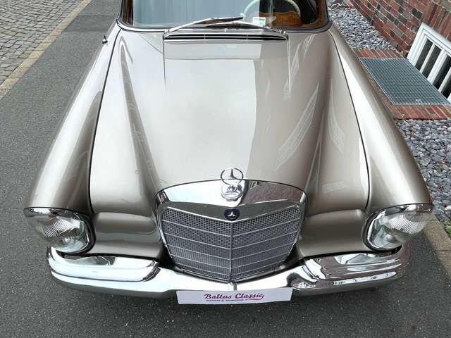 Mercedes-Benz 220 SEb W111 Coupe *** komplett restauriert