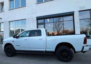 Dodge RAM 3500 Laramie Night Crew Cab 6.7HO 8 Gang