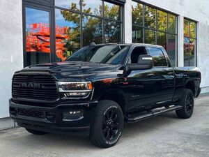 Dodge RAM 3500 Crew Cab Laramie 6.7l HO Luftfederung
