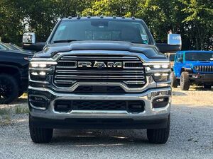 Dodge RAM 2500 Crew Cab Laramie 6.7l HO