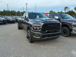 Dodge RAM 3500 Dually Crew Cab Laramie Night 6.7TD HO