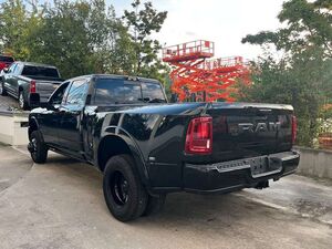 Dodge RAM 3500 Dually Crew Cab Limited 6.7TD HO