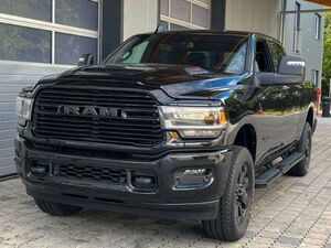 Dodge RAM 3500 Crew Cab Laramie 6.7l HO Luftfederung