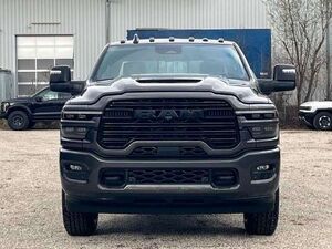 Dodge RAM 3500 Laramie RamBox Night Crew 6.7HO 8 Gang