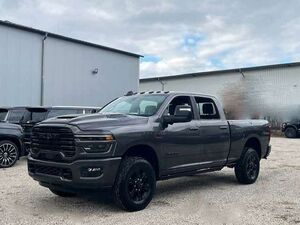 Dodge RAM 3500 Laramie RamBox Night Crew 6.7HO 8 Gang