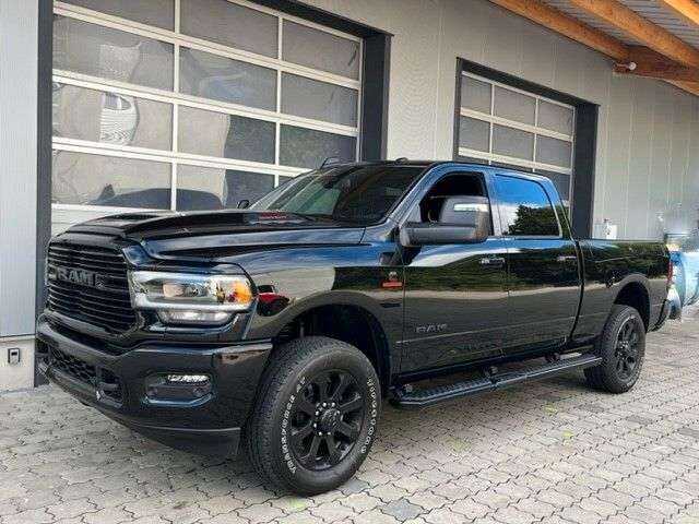 Dodge RAM 3500 Crew Cab Laramie 6.7l HO Luftfederung