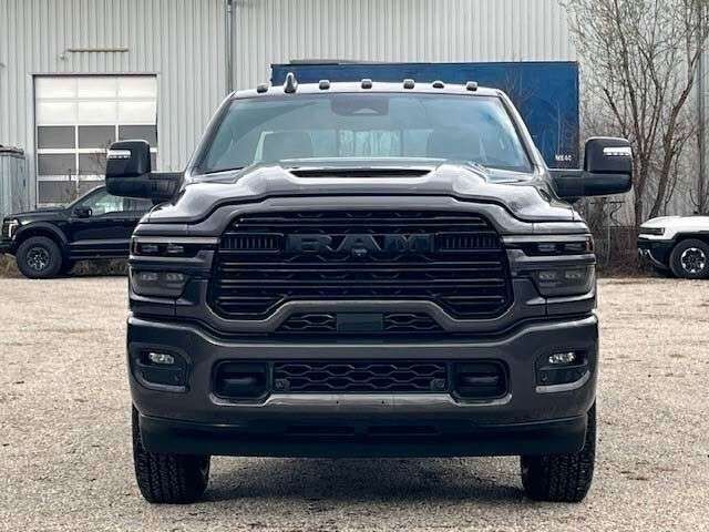 Dodge RAM 3500 Laramie RamBox Night Crew 6.7HO 8 Gang