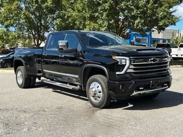 Chevrolet Silverado Crew Cab 3500 Dually LTZ 6.6l V8 TD