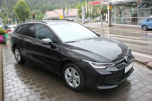 VW Golf VIII Variant Life 1.5 eTSI DSG Navi,LED,PDC
