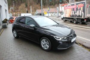 VW Golf VIII Lim. Life 1.0 eTSI DSG Navi,LED,PDC