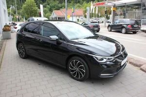 VW Golf VIII Lim. Move 1.5 eTSI DSG Navi,AHK,LED