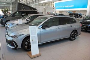 VW Golf VIII Variant 2.0 TDI R-Line DSG