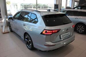 VW Golf VIII Variant 2.0 TDI R-Line DSG