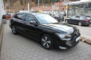 VW Passat Variant Business 1.5 eTSI DSG AHK,LED,Nav