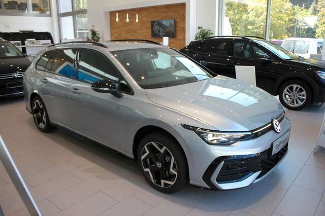 VW Golf VIII Variant 2.0 TDI R-Line DSG