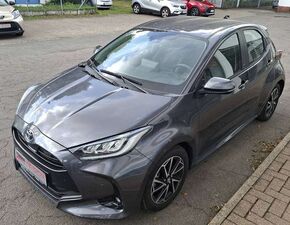 Toyota Yaris Hybrid Team D + Ganzjahresreifen + Safety P. + Komfort P. + Garantie