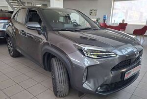Toyota Yaris Cross Hybrid FWD Team D + WKR  + AHK + Elektr.  Heckklappe+ Safaty Paket + Garantie