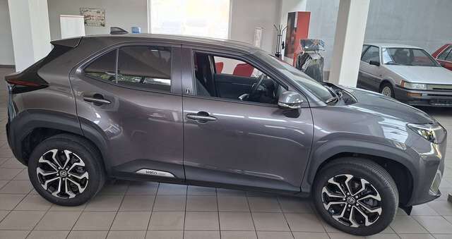 Toyota Yaris Cross Hybrid FWD Team D + WKR  + AHK + Elektr.  Heckklappe+ Safaty Paket + Garantie