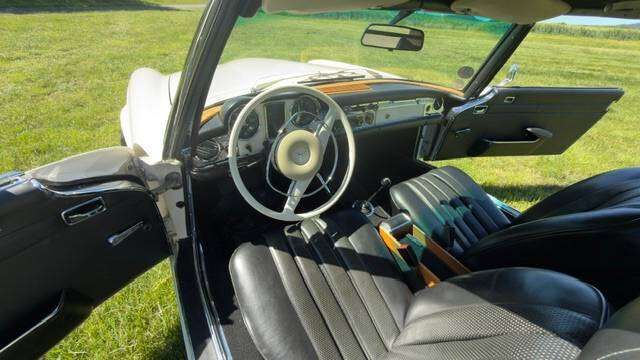 Mercedes-Benz SL 280 Pagode