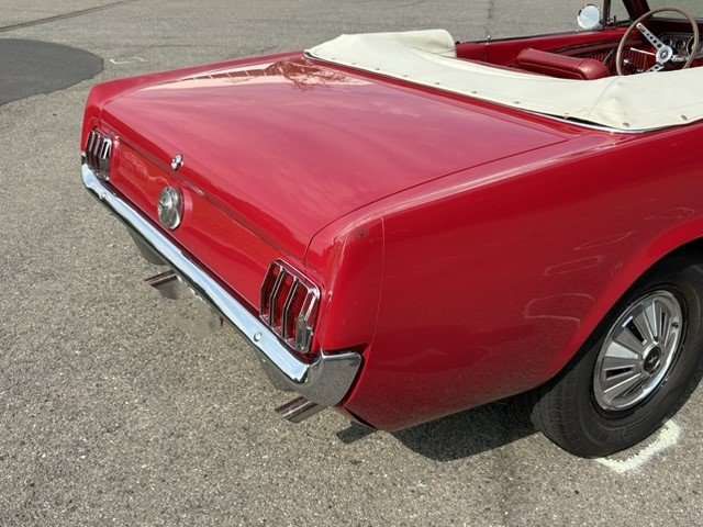 Ford Mustang Cabrio / Ponyausstattung