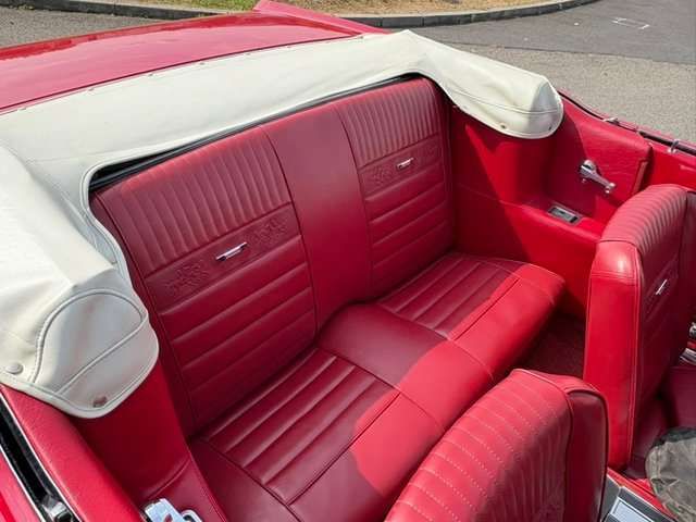 Ford Mustang Cabrio / Ponyausstattung