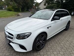 Mercedes-Benz E63 AMG T-Modell 4Matic 9G-Tronic *HU neu*AHK*Panoramadach*AMG Drivers Package*