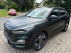 Hyundai TUCSON 2.0 CRDi 4WD Premium *HU neu*LED*Navi*AHK*Kamera*Panoramadach*