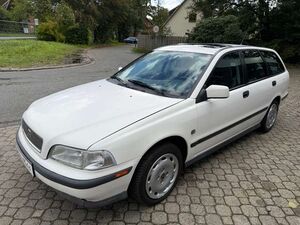 Volvo V40 1.6 *nur 123 TKM*HU neu*2.Hand*AHK*GJ-Reifen*eSD*