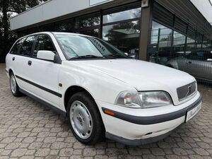 Volvo V40 1.6 *nur 123 TKM*HU neu*2.Hand*AHK*GJ-Reifen*eSD*