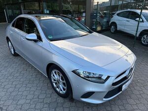 Mercedes-Benz A200 Progressive *nur 55 TKM*Panoramadach*AHK*SHZ*Navi*2.Hand*