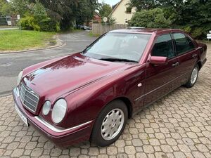 Mercedes-Benz E230 Elegance W210 *HU 10/2027*Automatik*Klima*aAHK*GJ-Reifen*