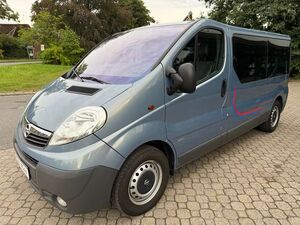 Opel Vivaro 2.5 CDTI L2H1 *8 Sitze*nur 144 TKM*1.Hand*HU neu*Klima*