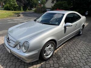 Mercedes-Benz CLK 320 Coupe Elegance *HU neu*Automatik*Leder*Xenon*Klimaautom.*PDC*SHZ*