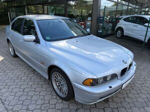 BMW 520 iA E39 *Scheckheft*Xenon*Memory*PDC*Klimaautomatik*