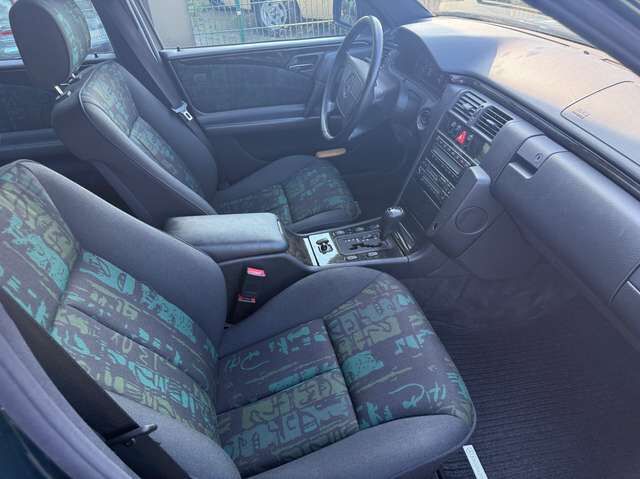 Mercedes-Benz E240 Avantgarde W210 *HU/AU 2/2028*Automatik*Xenon*3.Hand*