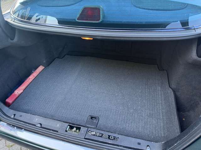 Mercedes-Benz E240 Avantgarde W210 *HU/AU 2/2028*Automatik*Xenon*3.Hand*
