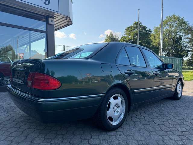 Mercedes-Benz E240 Avantgarde W210 *HU/AU 2/2028*Automatik*Xenon*3.Hand*