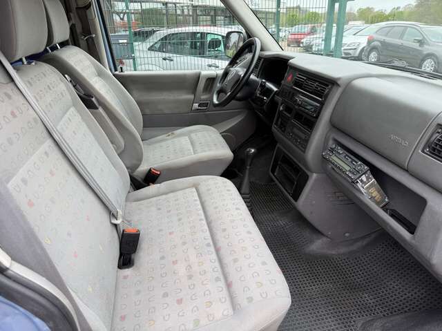VW T4 Caravelle 2.5 TDI *2xSchiebetür*HU a.W. neu*Klimaaut.*AHK