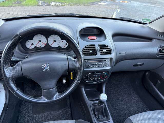 Peugeot 206 CC 2.0 135*nur 73 TKM*1.Hand*Windschott*HU 12/2026