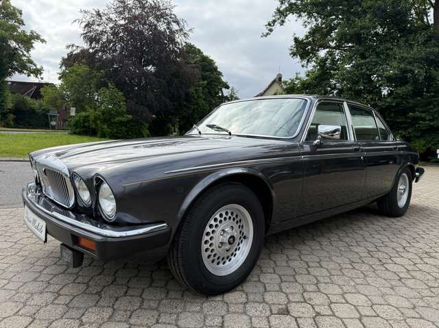 Jaguar Daimler Double Six XJ12 *HU a.W. neu*H-Kennzeichen*Historie*