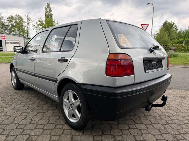 VW Golf III 1.8 CL *HU neu*Automatik*AHK*GJ-Reifen*eSD*Alu