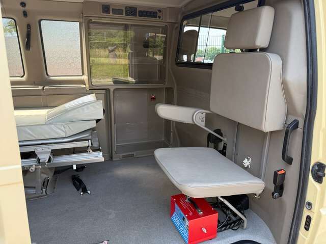 VW T4 2.5 Krankenwagen DRK LR *nur 20 TKM*LR*1.Hand*HU/H-Kennzeichen neu*