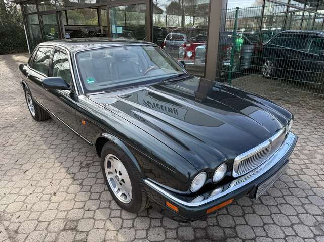 Jaguar XJ6