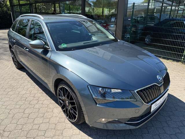 Skoda Superb Combi 2.0 TDI DSG Style *2.Hand*19Alu*Kamera*AHK*
