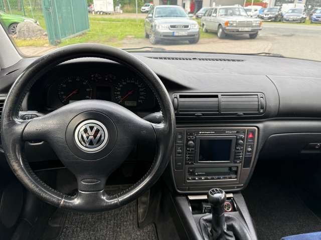 VW Passat Variant 2.8 V6 4Motion Highline *Xenon*aAHK*Memory*Navi*