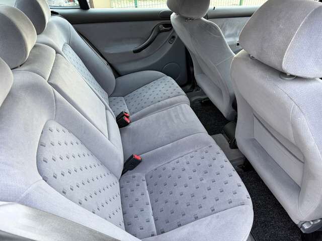 SEAT Toledo 1.6 Signo*nur 74 TKM*2.Hand*Scheckheft*HU a.W. neu